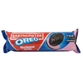 Oreo Strawberry flavored Creme 110,4g