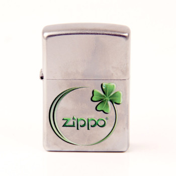 Zippo satin finish color "Clover Circled" 60000117