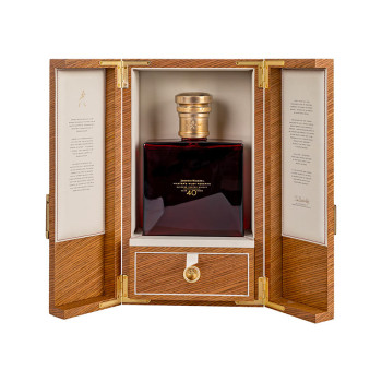 J.Walker Master’s Ruby Reserve 40Y 0,7l 43% Geschenkbox - 3